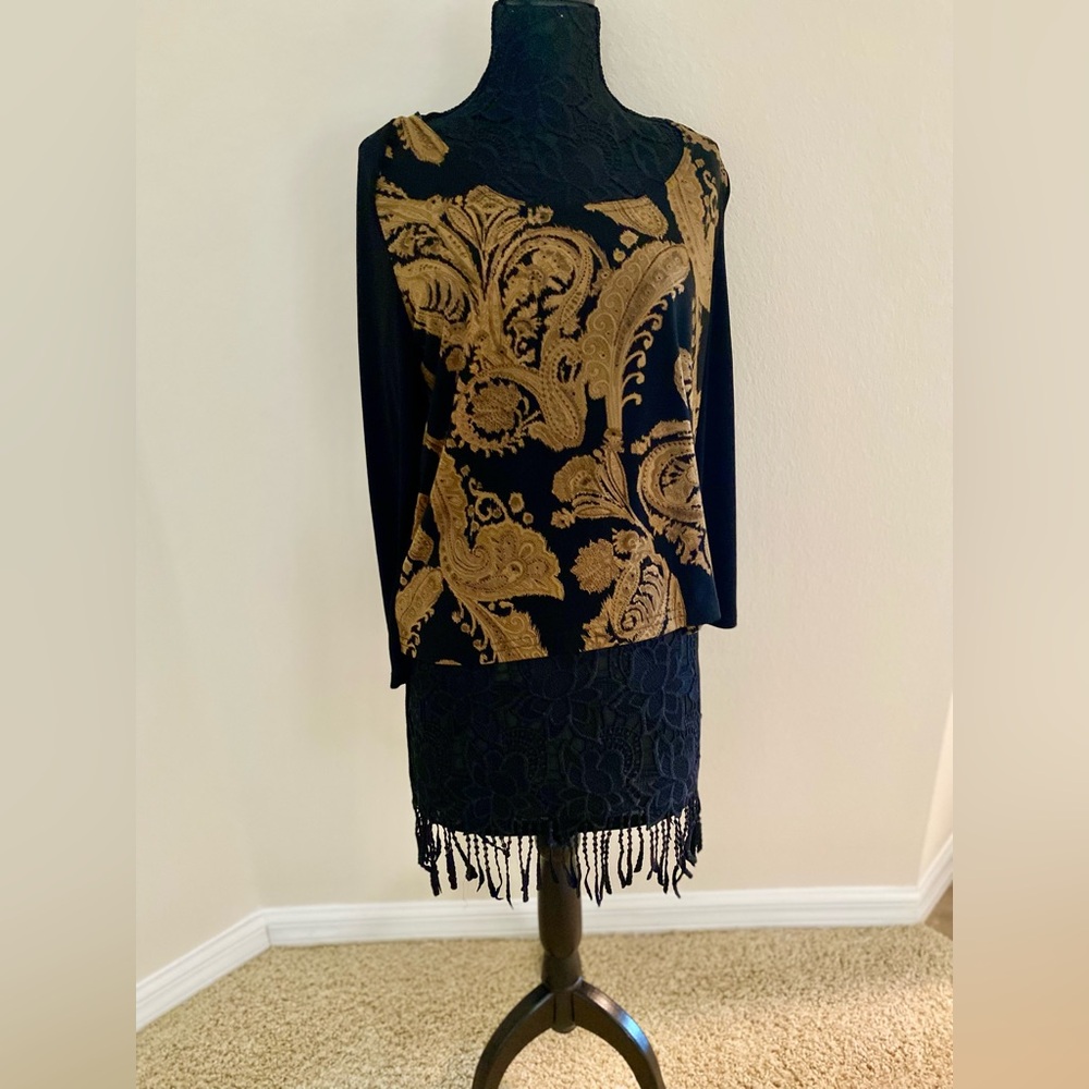 JKLA CALIFORNIA woman X LG  Blk short sleeve attatched gold & Blk paisley front